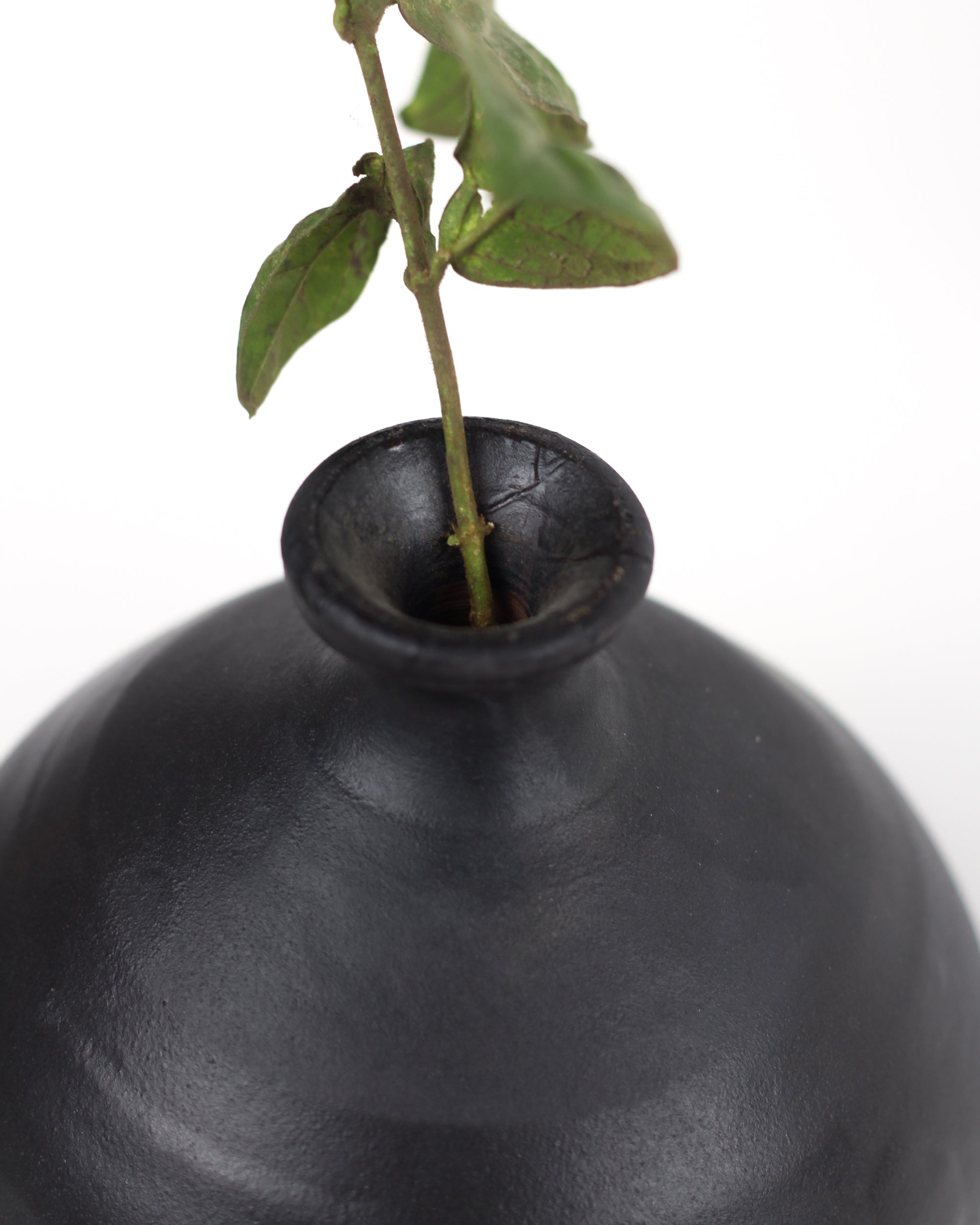 Mini Zuhariya Clay Vase